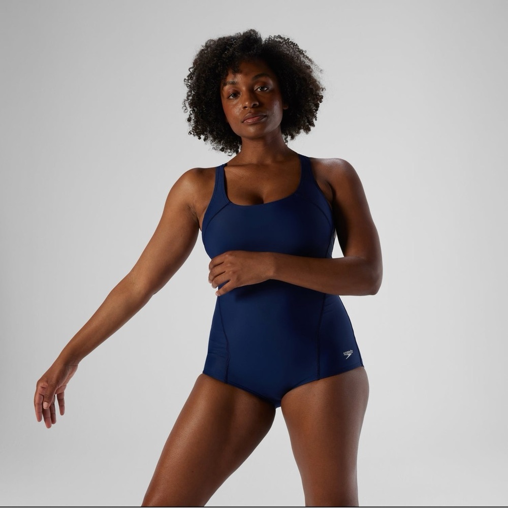 Speedo Women's Swimsuit One Piece Navy Sz 8  Conservative Ultraback One Piece